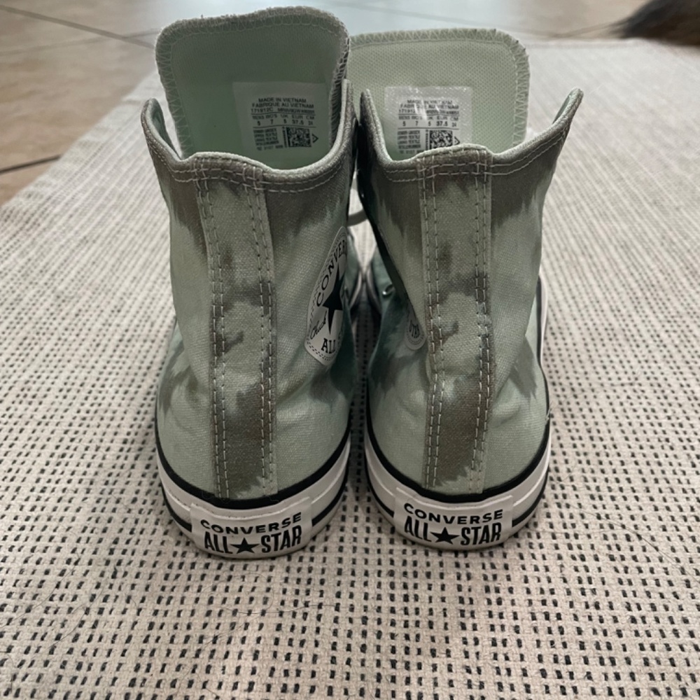 Converse - Picture 3 of 3
